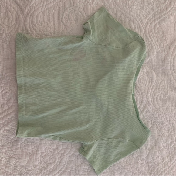 cropped and rubbed light green divided tee - Picture 2 of 3